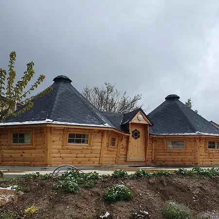 Kota Au Mont Des Autruches Camping *